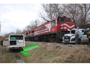 Uşak’ta Hemzemin Geçit Faciası: 2 Ölü, 2 Yaralı