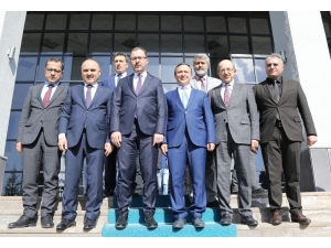 Gençlik Ve Spor Bakanı Dr. Mehmet Muharrem Kasapoğlu Rektör Çalış’ı Ziyaret Etti