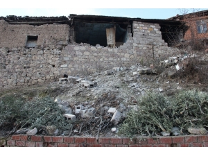 Manisa’daki Depremlerin Yaraları Sarıldı