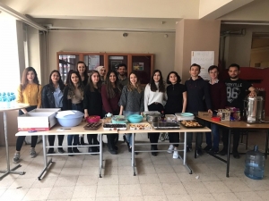 Bir Engelliyi Sevindirmek İçin Bir Araya Geldiler