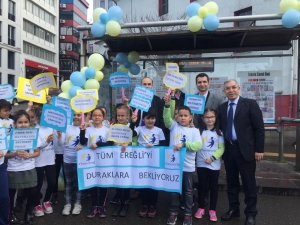 Öğrencilere Matematiği Sevdirmek İçin Duraklara Çizimler Asıldı