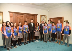 Şampiyon Bisikletçiler Özlü’ye Konuk Oldu