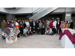 Bayburt Üniversitesinde ‘Ehram Ve Afiş Sergisi’ İle ‘Kadın’a Dair’ Başlıklı Panel Düzenlendi