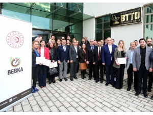 Bursa Teknik Üniversitesi’nde Sertifika Heyecanı