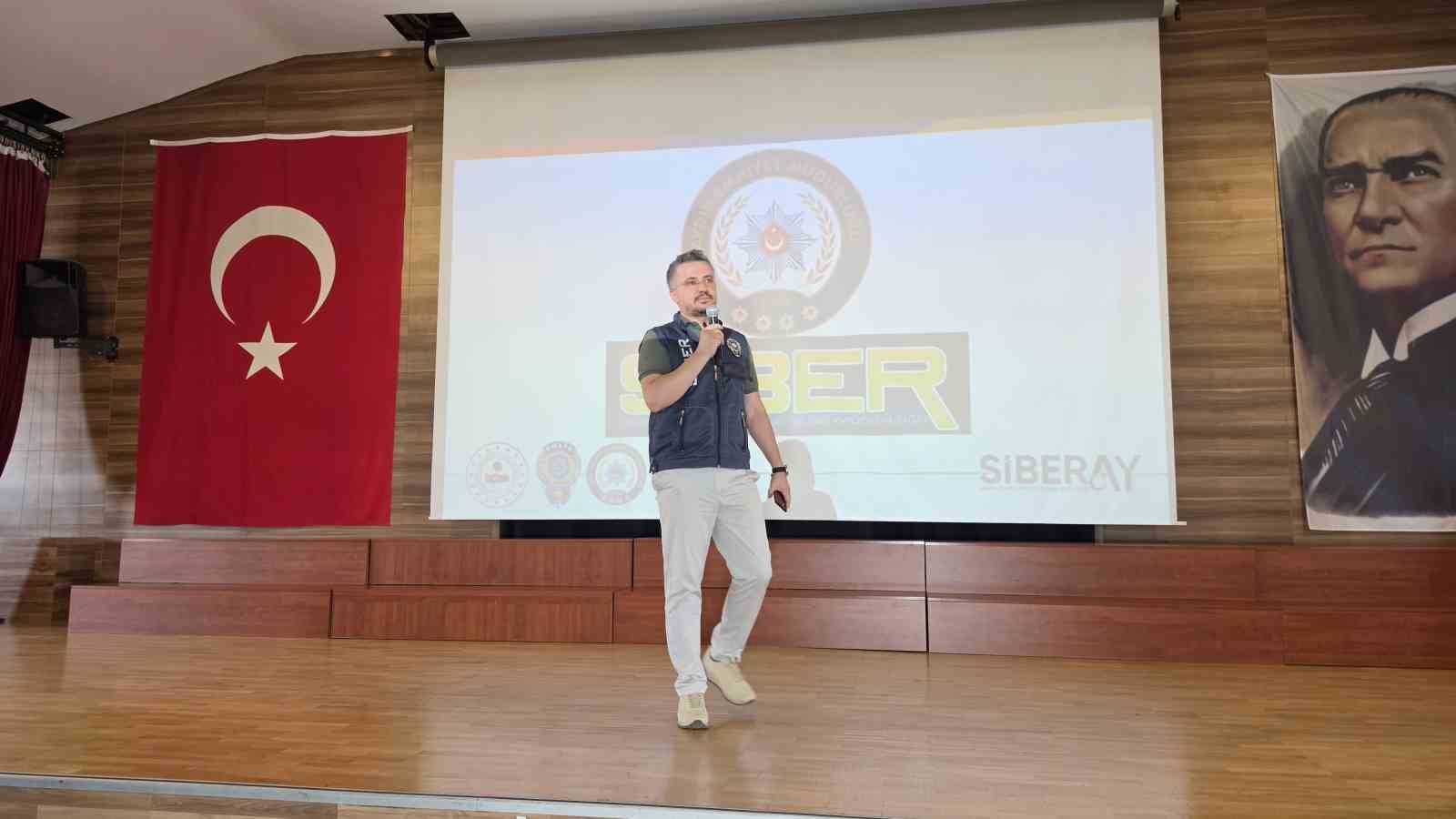 nazilli-de-siber-guvenlik-bilgilendirme-semineri-duzenlendi