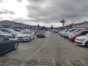 Araçlarda İkinci El Fiyatları Çok Artsa Da Satışlar Azalmıyor