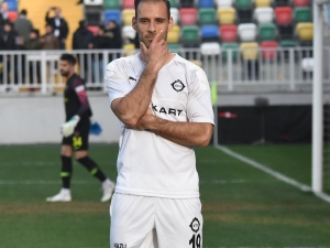 Altay, Bornova’da Şans Tanımıyor