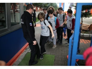 Öğrencilerden Korona Selamı