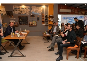 Başkan Gümrükçü, Üniversite Öğrencileriyle Buluştu