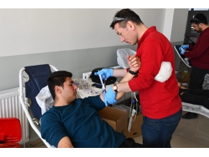 Aksaray’da Öğrencilerden Kan Ve Kök Hücre Bağışı