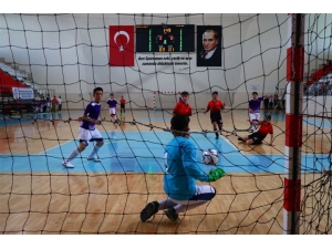 Futsal Yıldız Erkekler Müsabakaları Başladı