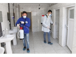 Yahyalı’da Koronavirüs Tehdidine Karşı Okullar Dezenfekte Ediliyor