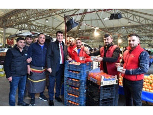 Vatandaş Dündar’ı Bağrına Bastı