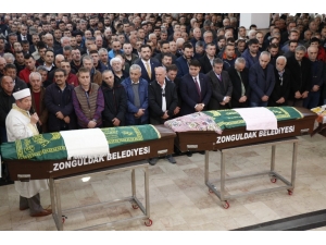 Mumdan Çıkan Yangında Ölen Yaşlı Çift Son Yolculuğuna Uğurlandı