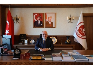 Rektör Aydın: “Mehmet Akif Ersoy Milletimiz İçin Bir Moral Ve Cesaret Kaynağı Olmuştur”