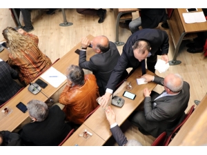 Komisyon Toplantısında "Korona Virüsü" Önlemi