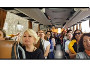 Dünyayı Fetheden Nilüfer Kadın Korosu Avrupa Turnesinde Koronavirüs İçin Şarkı Yazdı