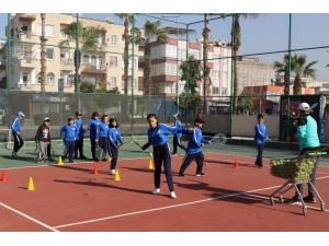 Akdeniz Belediyesi’nin Tenis Ve Basketbol Kurslarına Yoğun İlgi