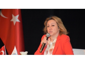 "Kriz Yönetiminde Kadın" Paneli Düzenlendi