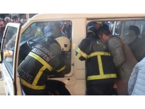 Minibüste Çıkan Yangını Vatandaşlar Söndürdü