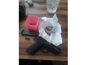 Alanya’da Ruhsatsız Tabanca Ve Uyuşturucu Ele Geçirildi