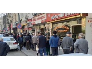 Kolonya Dükkanlarında Korona Virüsü Yoğunluğu