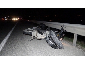 Devrilen Motosikletin Sürücüsü Hayatını Kaybetti