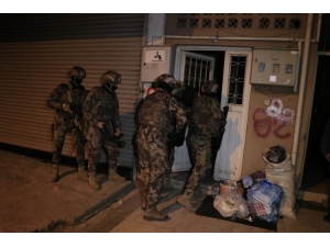 Adana’da Terör Örgütü Deaş Ve El Kaide Operasyonu