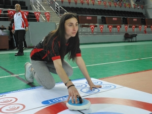 Trabzon’da Floor Curling Sporuna İlgi Artıyor