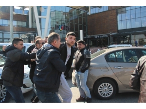 İzmir’deki Alışveriş Merkezinde Hareketli Dakikalar