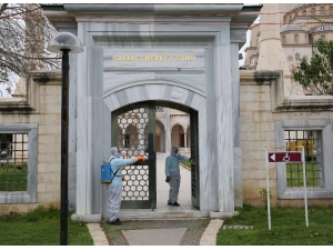 Merkez Camisi Korona Virüse Karşı İlaçlandı