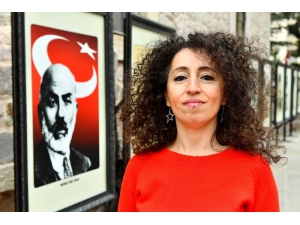 5 Ay Eğitim Alıp, İstiklal Marşı’nı İşaret Diliyle Okudular