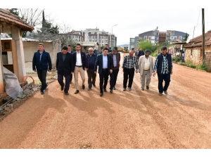 Kepez’de Vatandaşın Yol Sorunu Çözülüyor