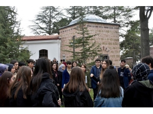 Tarih Dersini Ertuğrul Gazi Türbesinde İşlediler