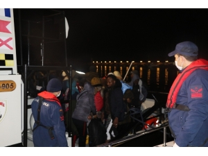 Ayvacık’ta Lastik Botla Midilli’ye Giden 45 Göçmen Karaya Çıkarıldı