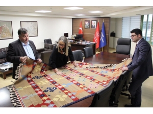 Kınık’ın Kilimleri Markalaşma Yolunda