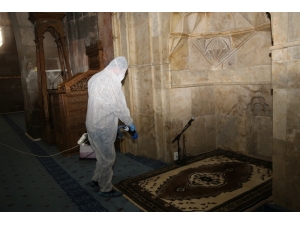 Melikgazi Belediyesi, Cami Ve Sosyal Tesisleri Dezenfekte Etti
