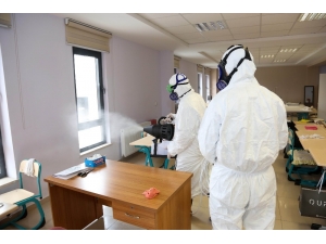 Meram’da Toplu Alanlar Koronavirüse Karşı İlaçlanıyor