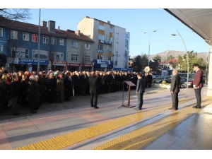 Mesaiye İstiklal Marşı Okuyarak Başladılar