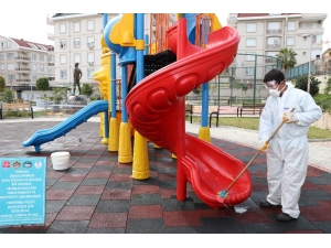 Alanya’da Çocuk Parklarına Dezenfekte