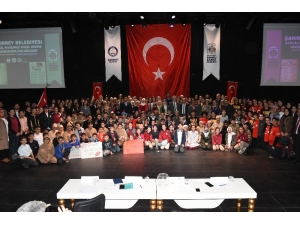 Öğrenciler İstiklal Marşını Güzel Okumak İçin Yarıştı