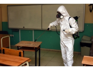 Aliağa’da Okul Ve Camiler Dezenfekte Ediliyor