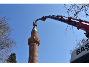 Akhisar Belediyesi, Paşa Cami’nin İbadete Açılması İçin Çalışıyor