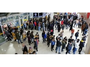 Erzincan’da Öğrenciler Otogara Akın Etti