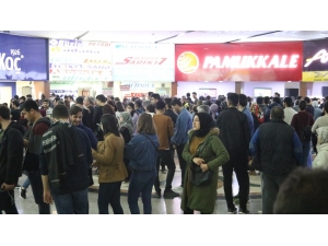 Denizli Otogarında Korona Tatili Yoğunluğu