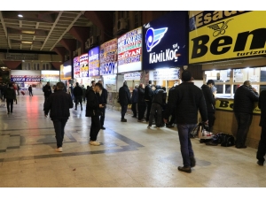 Okullar Tatil Oldu, Öğrenciler Otogara Akın Etti