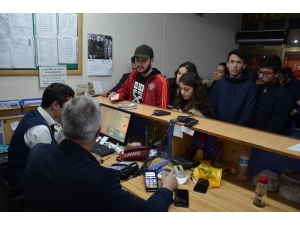 Demirci Otogarında Öğrenci Yoğunluğu