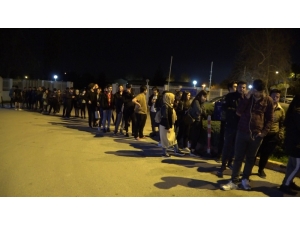 Antalya Otogarında Tatil Yoğunluğu