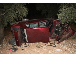 Otomobil Tarlaya Yuvarlandı: 1 Yaralı