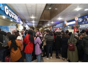 Şehirlerarası Otobüs Terminali, Yolcularla Doldu